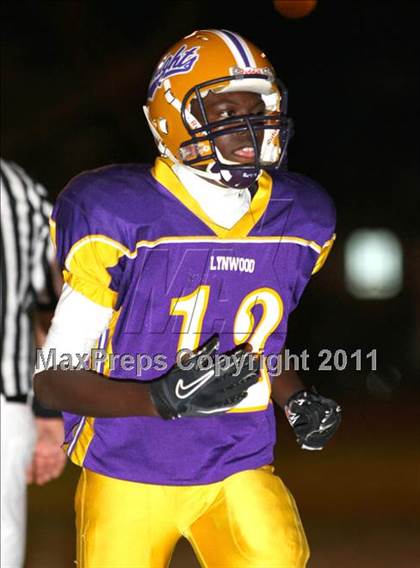 Thumbnail 1 in Lynwood vs. Downey photogallery.