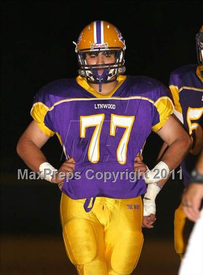 Thumbnail 3 in Lynwood vs. Downey photogallery.