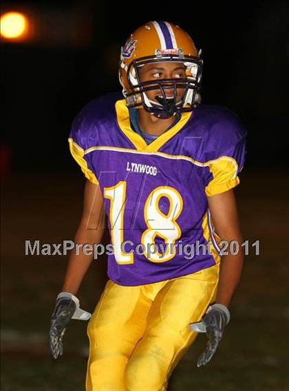 Thumbnail 1 in Lynwood vs. Downey photogallery.