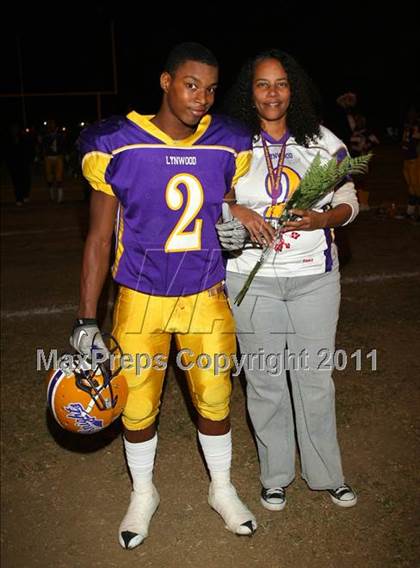 Thumbnail 3 in Lynwood vs. Downey photogallery.