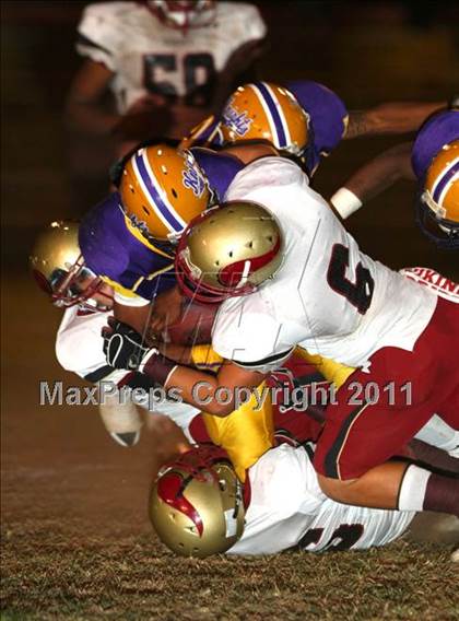 Thumbnail 3 in Lynwood vs. Downey photogallery.