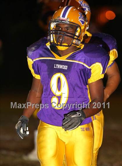 Thumbnail 3 in Lynwood vs. Downey photogallery.