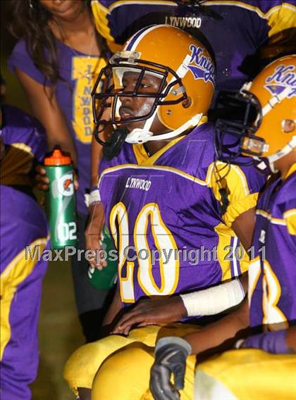 Thumbnail 3 in Lynwood vs. Downey photogallery.