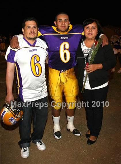 Thumbnail 1 in Lynwood vs. Downey photogallery.