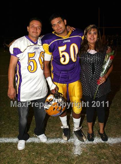 Thumbnail 2 in Lynwood vs. Downey photogallery.