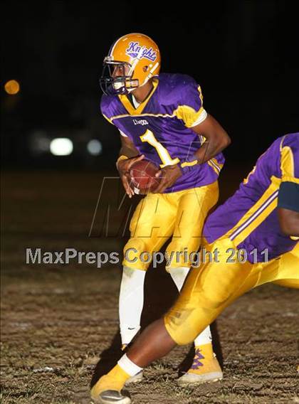 Thumbnail 3 in Lynwood vs. Downey photogallery.