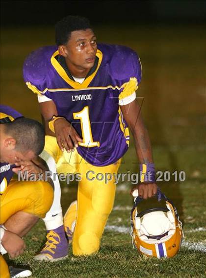 Thumbnail 1 in Lynwood vs. Downey photogallery.