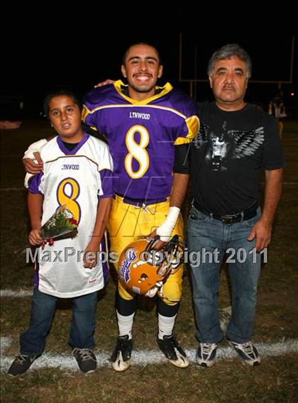 Thumbnail 2 in Lynwood vs. Downey photogallery.