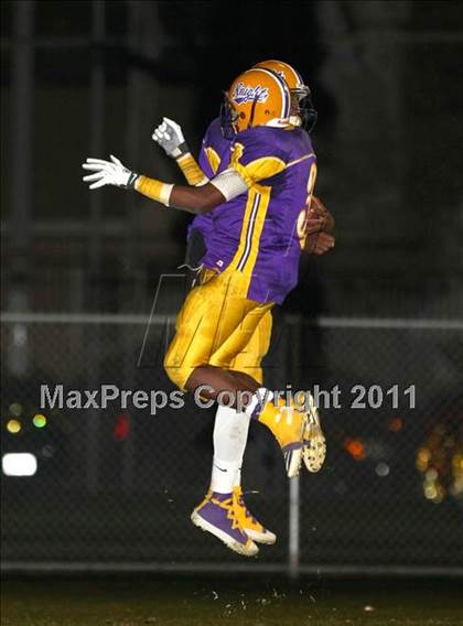Thumbnail 2 in Lynwood vs. Downey photogallery.