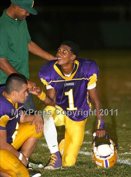 Thumbnail 2 in Lynwood vs. Downey photogallery.