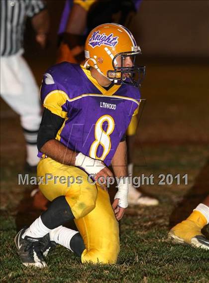 Thumbnail 2 in Lynwood vs. Downey photogallery.