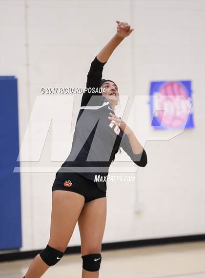 Thumbnail 3 in Selma vs. California City (CIF CS D5 Semifinal) photogallery.