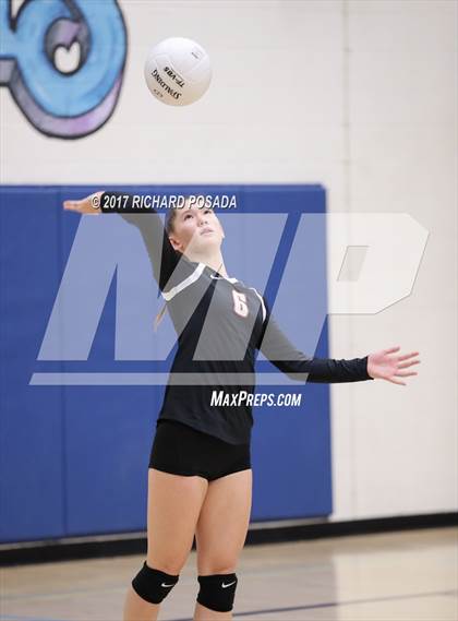 Thumbnail 3 in Selma vs. California City (CIF CS D5 Semifinal) photogallery.