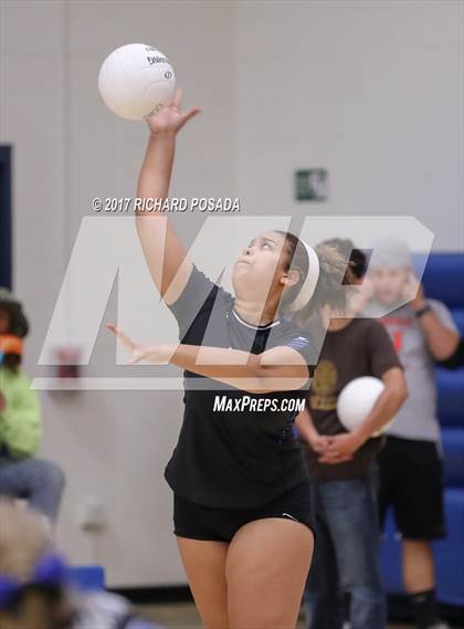 Thumbnail 2 in Selma vs. California City (CIF CS D5 Semifinal) photogallery.