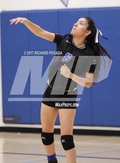 Thumbnail 3 in Selma vs. California City (CIF CS D5 Semifinal) photogallery.