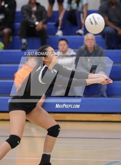 Thumbnail 2 in Selma vs. California City (CIF CS D5 Semifinal) photogallery.