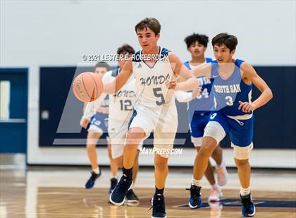 Thumbnail 2 in South San Antonio vs Hondo photogallery.