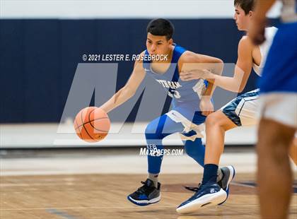 Thumbnail 1 in South San Antonio vs Hondo photogallery.