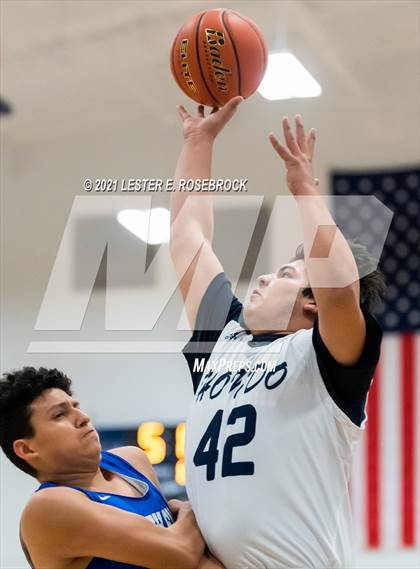 Thumbnail 3 in South San Antonio vs Hondo photogallery.