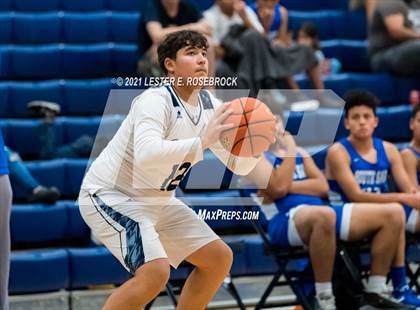 Thumbnail 2 in South San Antonio vs Hondo photogallery.