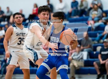 Thumbnail 2 in South San Antonio vs Hondo photogallery.