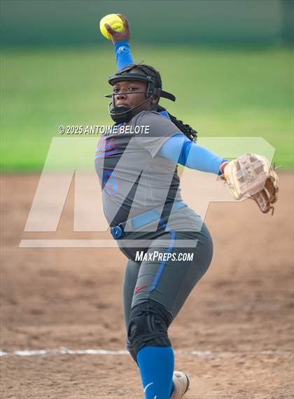Thumbnail 2 in Los Alamitos @ Whittier Christian (CIF-SS D2 Round 2) photogallery.
