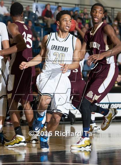 Thumbnail 3 in St. Anthony vs Holy Spirit (Play by Play Classic) photogallery.