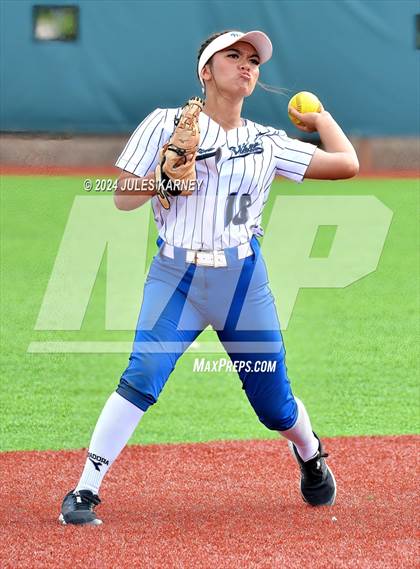 Thumbnail 3 in Basic vs Sierra Vista (NIAA 4A State Final Game 1) photogallery.