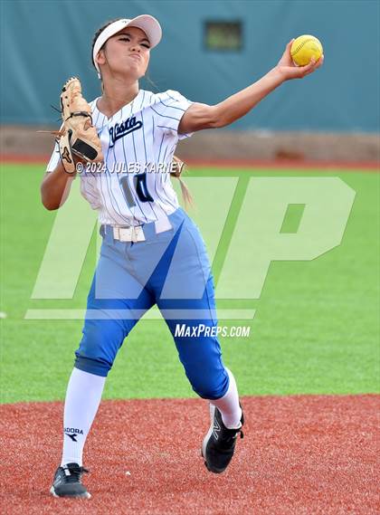 Thumbnail 1 in Basic vs Sierra Vista (NIAA 4A State Final Game 1) photogallery.