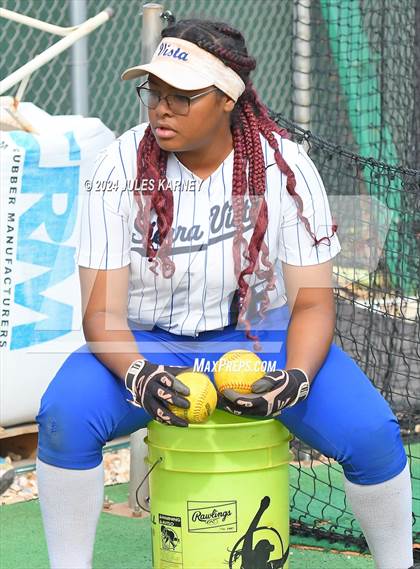 Thumbnail 3 in Basic vs Sierra Vista (NIAA 4A State Final Game 1) photogallery.