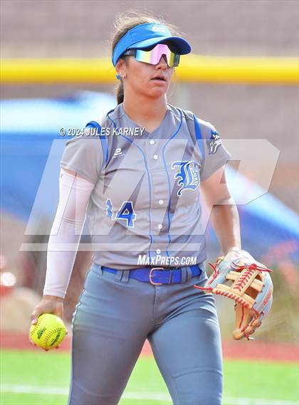 Thumbnail 1 in Basic vs Sierra Vista (NIAA 4A State Final Game 1) photogallery.