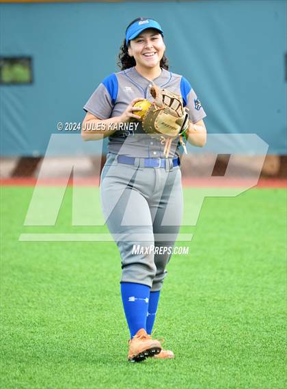 Thumbnail 3 in Basic vs Sierra Vista (NIAA 4A State Final Game 1) photogallery.
