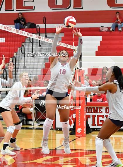 Thumbnail 2 in Tompkins vs. Foster (KISD/CFISD Tournament) photogallery.