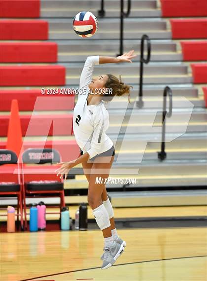 Thumbnail 2 in Tompkins vs. Foster (KISD/CFISD Tournament) photogallery.