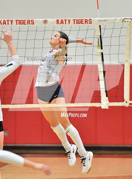 Thumbnail 3 in Tompkins vs. Foster (KISD/CFISD Tournament) photogallery.