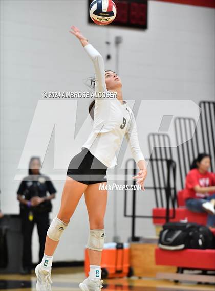 Thumbnail 2 in Tompkins vs. Foster (KISD/CFISD Tournament) photogallery.