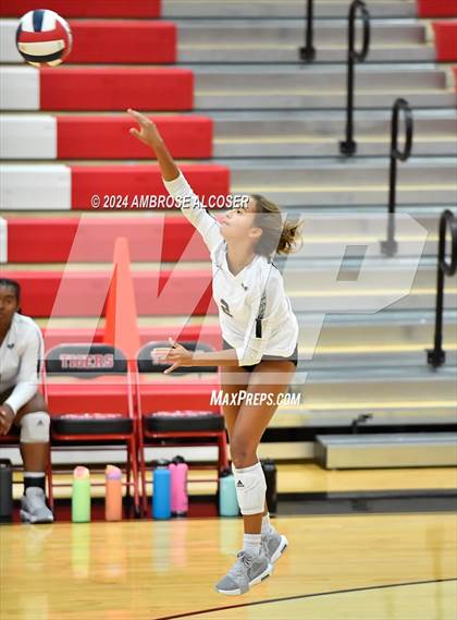 Thumbnail 3 in Tompkins vs. Foster (KISD/CFISD Tournament) photogallery.