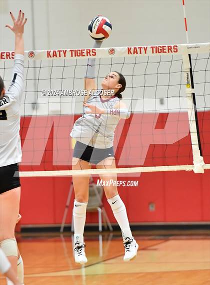 Thumbnail 2 in Tompkins vs. Foster (KISD/CFISD Tournament) photogallery.