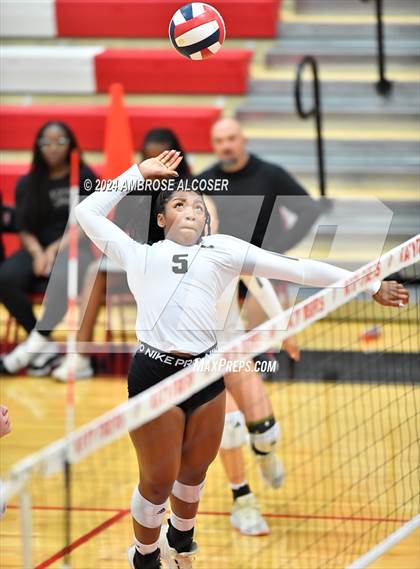 Thumbnail 2 in Tompkins vs. Foster (KISD/CFISD Tournament) photogallery.