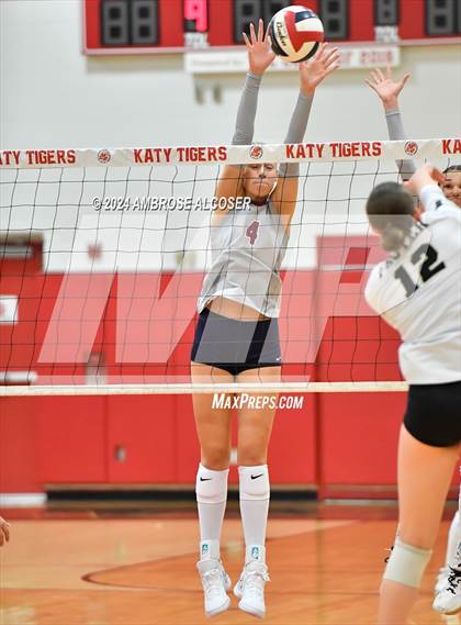 Thumbnail 1 in Tompkins vs. Foster (KISD/CFISD Tournament) photogallery.