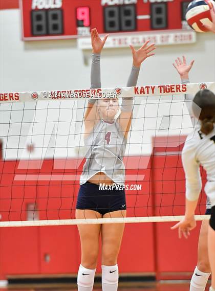 Thumbnail 3 in Tompkins vs. Foster (KISD/CFISD Tournament) photogallery.