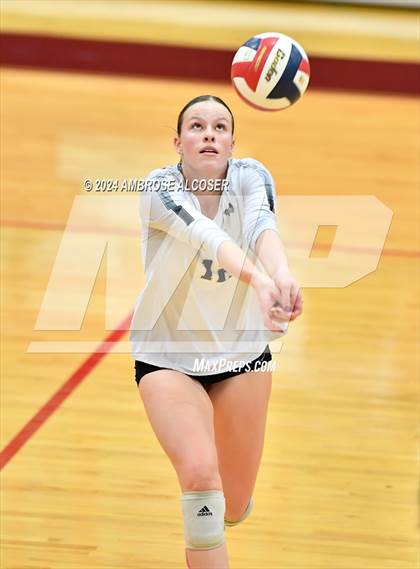 Thumbnail 2 in Tompkins vs. Foster (KISD/CFISD Tournament) photogallery.