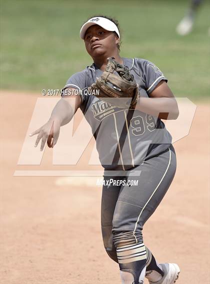 Thumbnail 3 in Mater Dei Catholic vs. Mission Viejo (Michelle Carew Classic) photogallery.