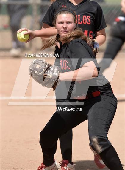 Thumbnail 1 in Mater Dei Catholic vs. Mission Viejo (Michelle Carew Classic) photogallery.