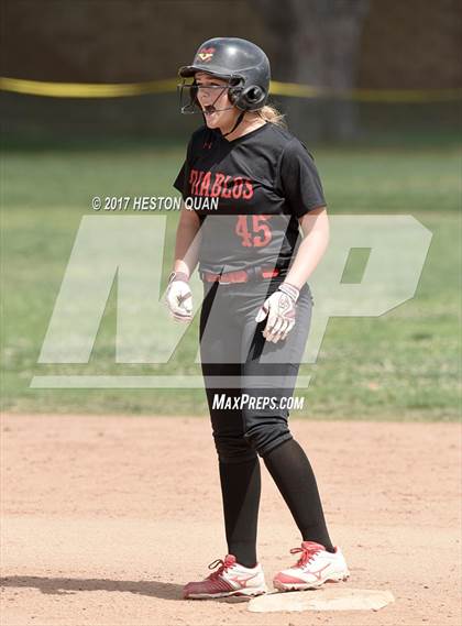 Thumbnail 3 in Mater Dei Catholic vs. Mission Viejo (Michelle Carew Classic) photogallery.