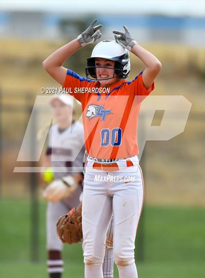 Thumbnail 2 in Horizon vs. Legend (CHSAA 5A State Semifinal Game) photogallery.