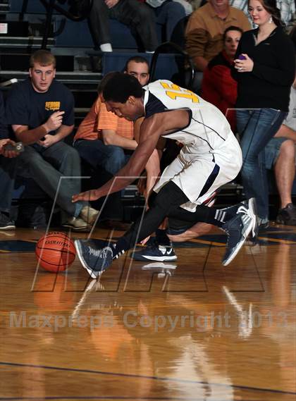 Thumbnail 2 in Seymour vs South-Doyle (District 2-AAA Playoff) photogallery.