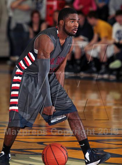 Thumbnail 3 in Seymour vs South-Doyle (District 2-AAA Playoff) photogallery.