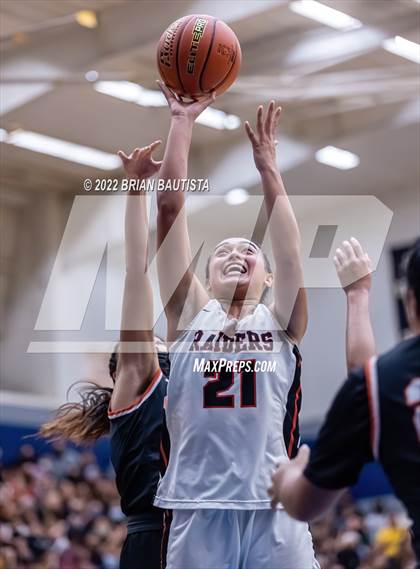 Thumbnail 2 in 'Iolani vs Campbell (HHSAA D1 Semifinal Playoff) photogallery.