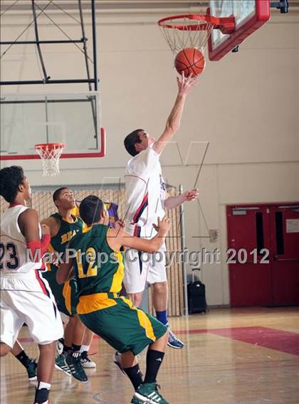 Thumbnail 3 in Sierra Pacific vs. Viewpoint (MaxPreps Holiday Classic) photogallery.